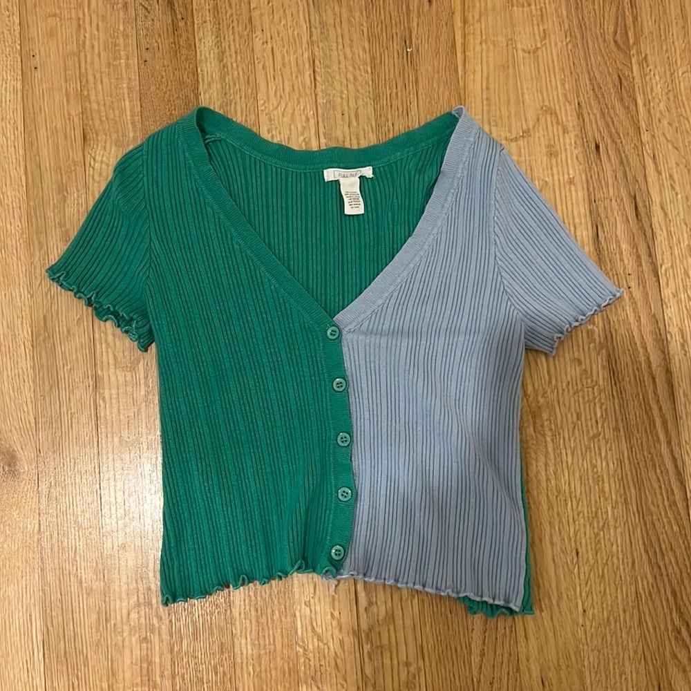 Full Tilt t-shirt bought from Tilly’s, size extra small, color is blue and green